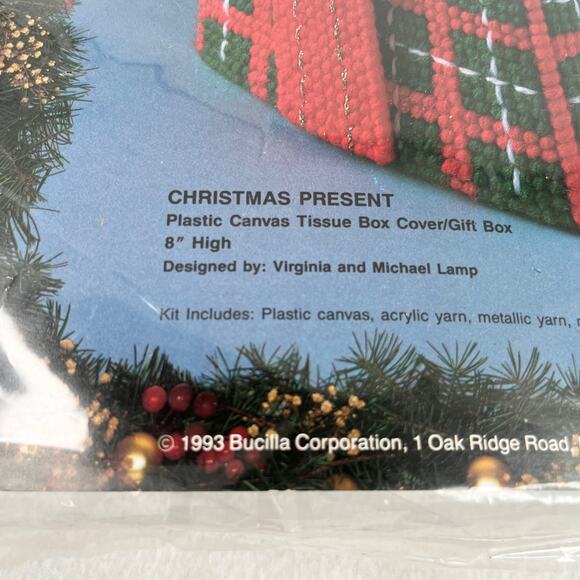 Bucilla Vintage Christmas Present Plastic Canvas Tissue Box Cover Gift Box New - Picture 6 of 12